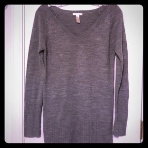 Grey long sleeve sweater